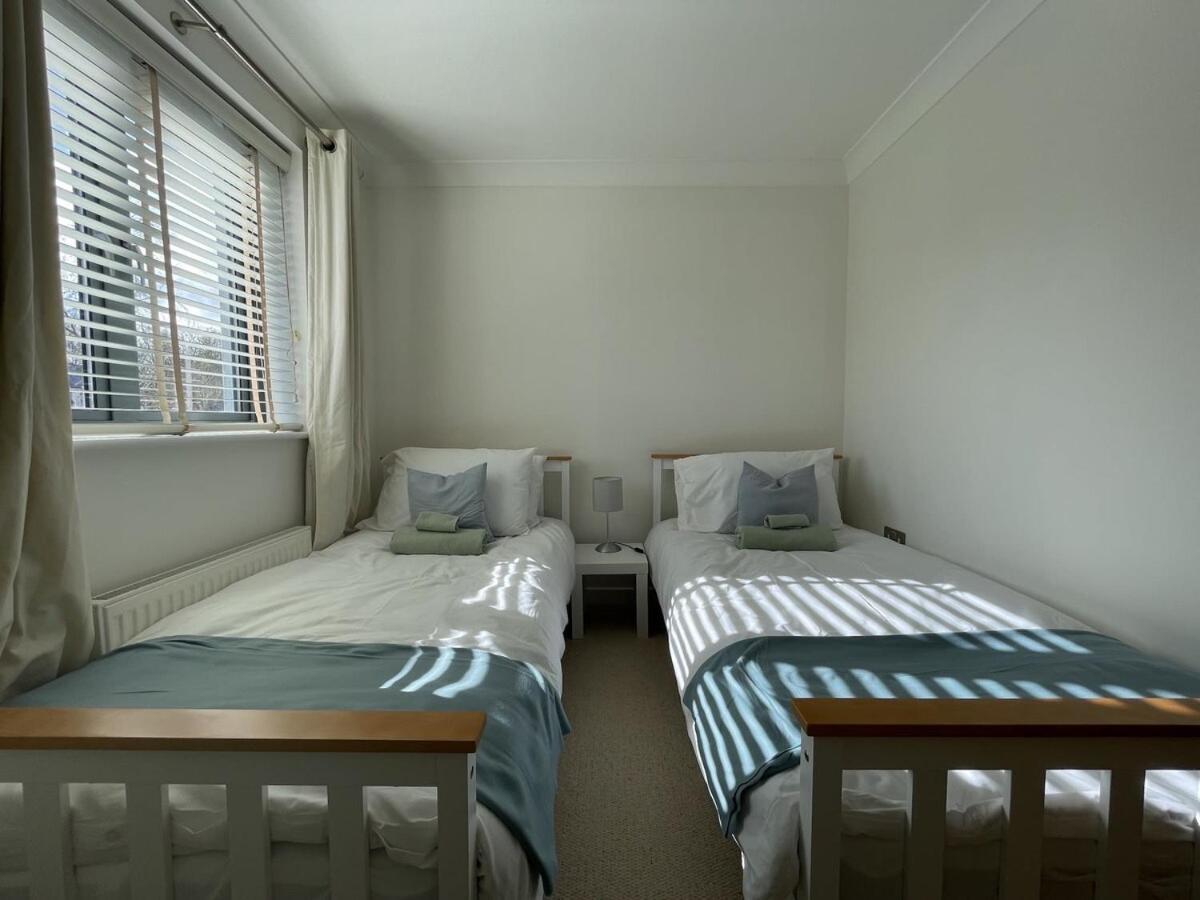 Comfortable Home W Private Parking Charlestown تشارلزتاون المظهر الخارجي الصورة