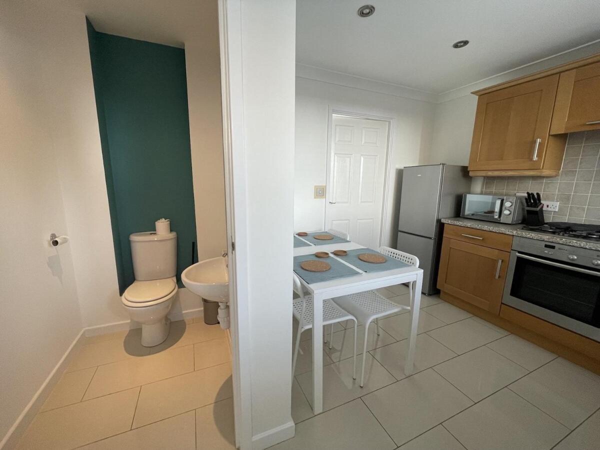 Comfortable Home W Private Parking Charlestown تشارلزتاون المظهر الخارجي الصورة