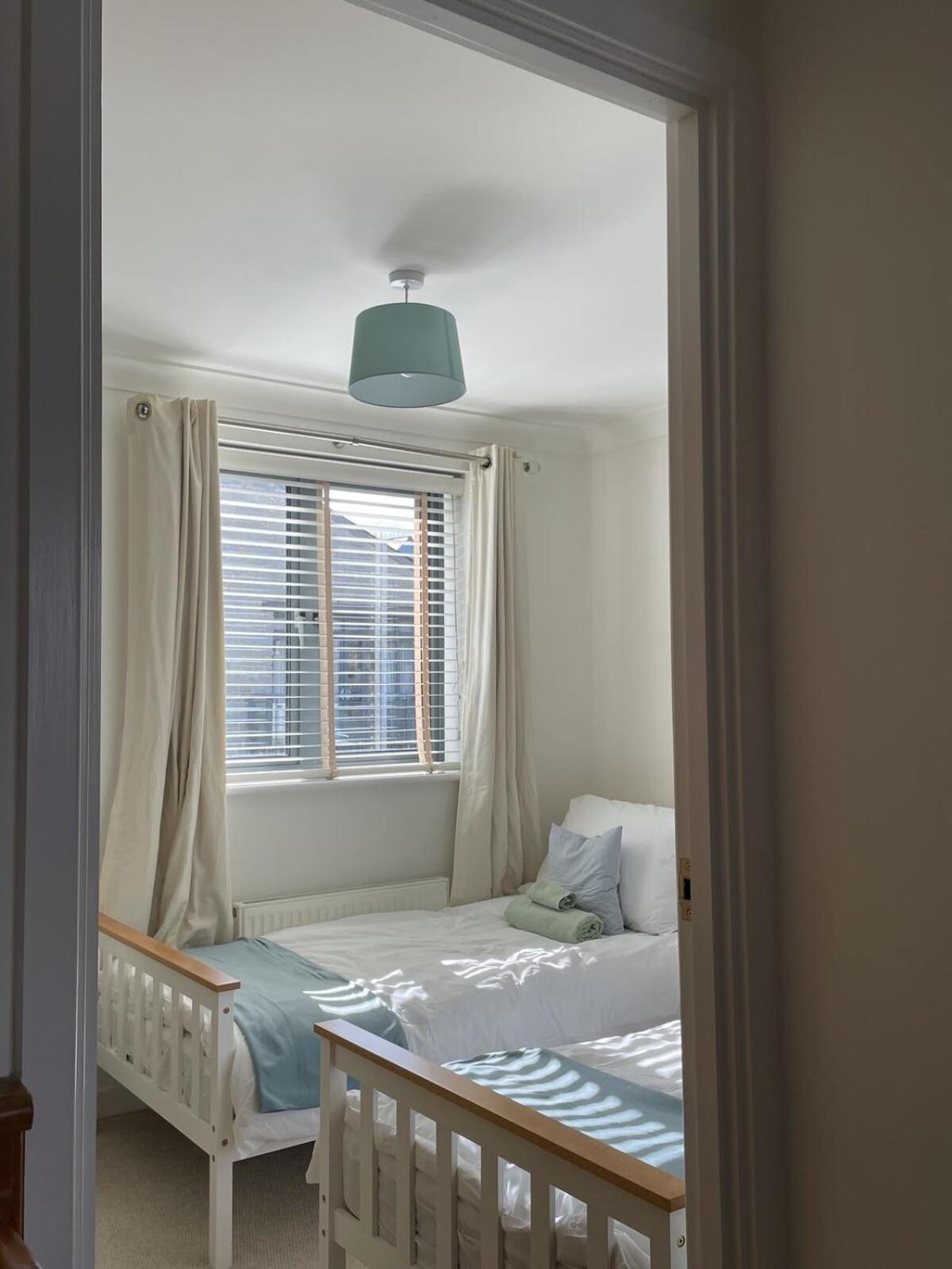 Comfortable Home W Private Parking Charlestown تشارلزتاون المظهر الخارجي الصورة