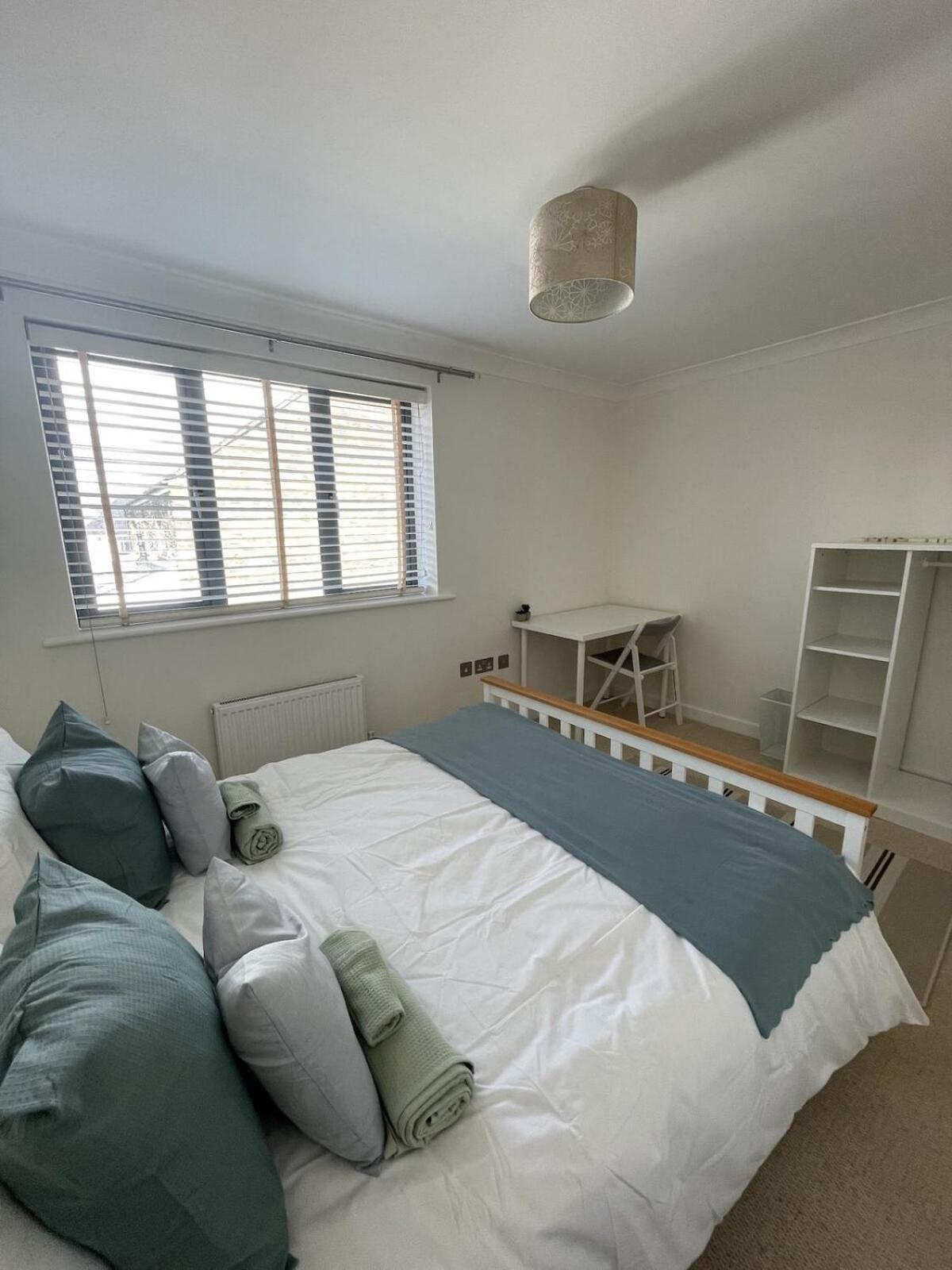 Comfortable Home W Private Parking Charlestown تشارلزتاون المظهر الخارجي الصورة