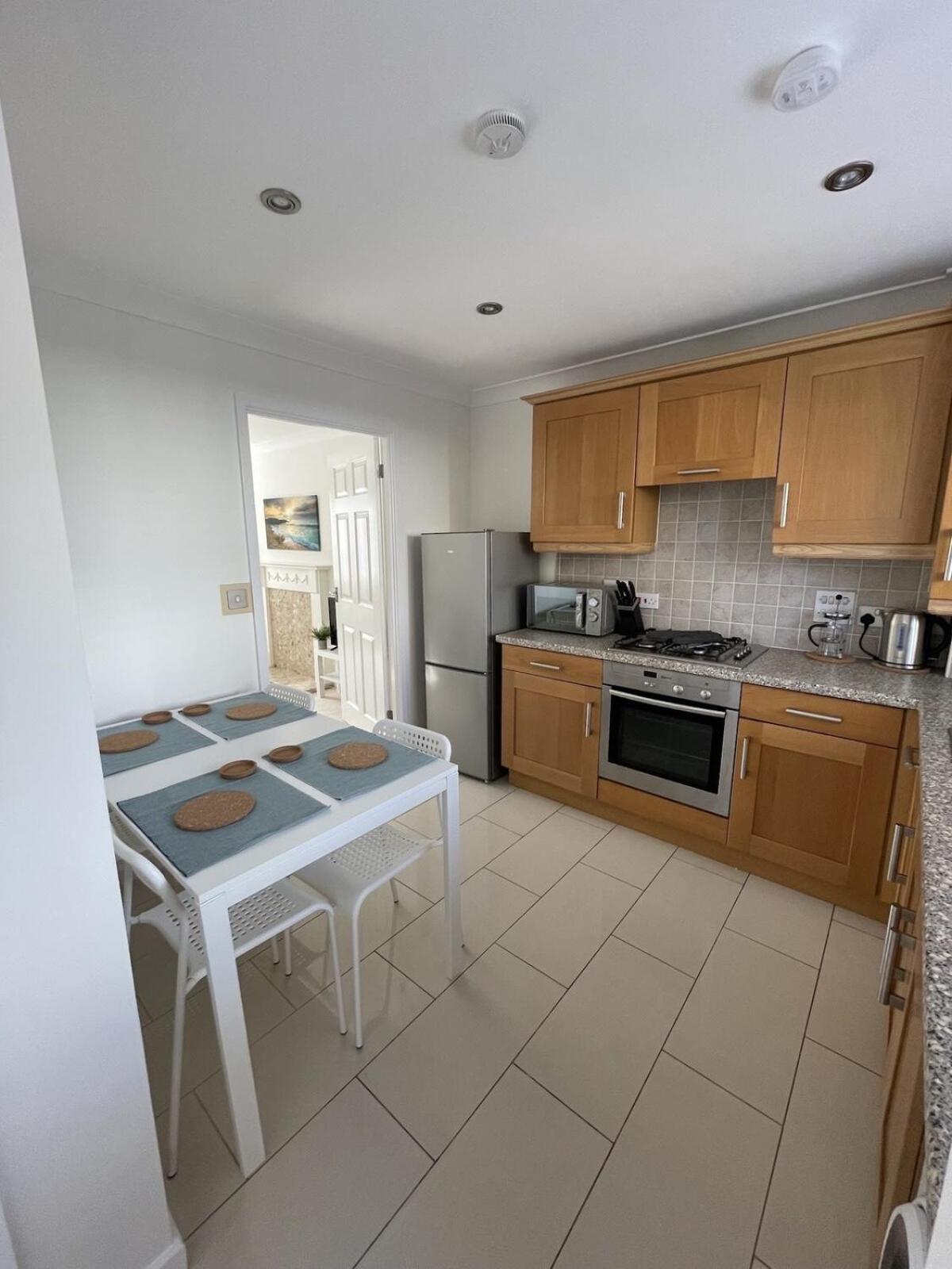 Comfortable Home W Private Parking Charlestown تشارلزتاون المظهر الخارجي الصورة