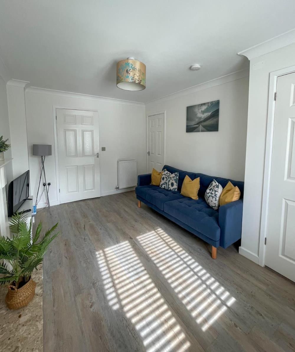 Comfortable Home W Private Parking Charlestown تشارلزتاون المظهر الخارجي الصورة